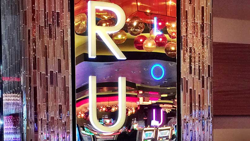 Rush-Lounge-sign